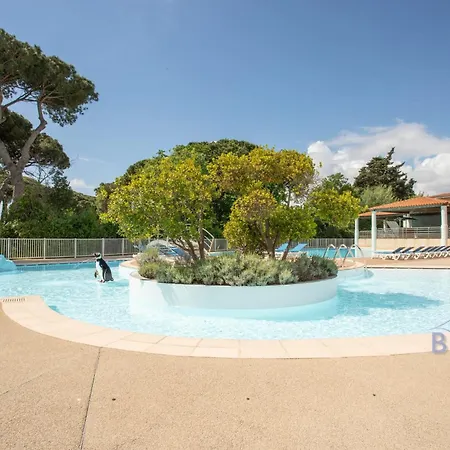 Magnificent One-bedroom With Views Near The Sea And Golf