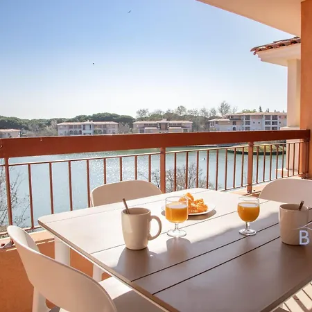 아파트 Magnificent One-bedroom With Views Near The Sea And Golf 망들리유 라 나플