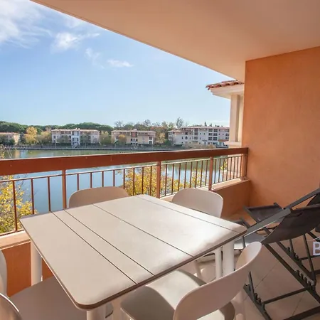 Magnificent One-bedroom With Views Near The Sea And Golf 아파트 *